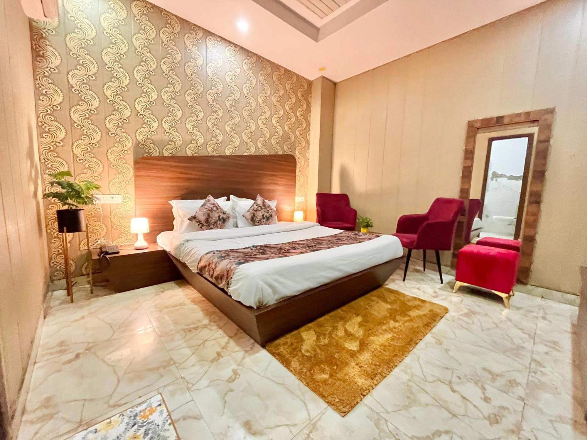 Hotel The Pearl Grand - Top Rated ! Most Awarded ! Parking ! Lift ! Luxury Rooms ! Best Selling Zirakpur Εξωτερικό φωτογραφία