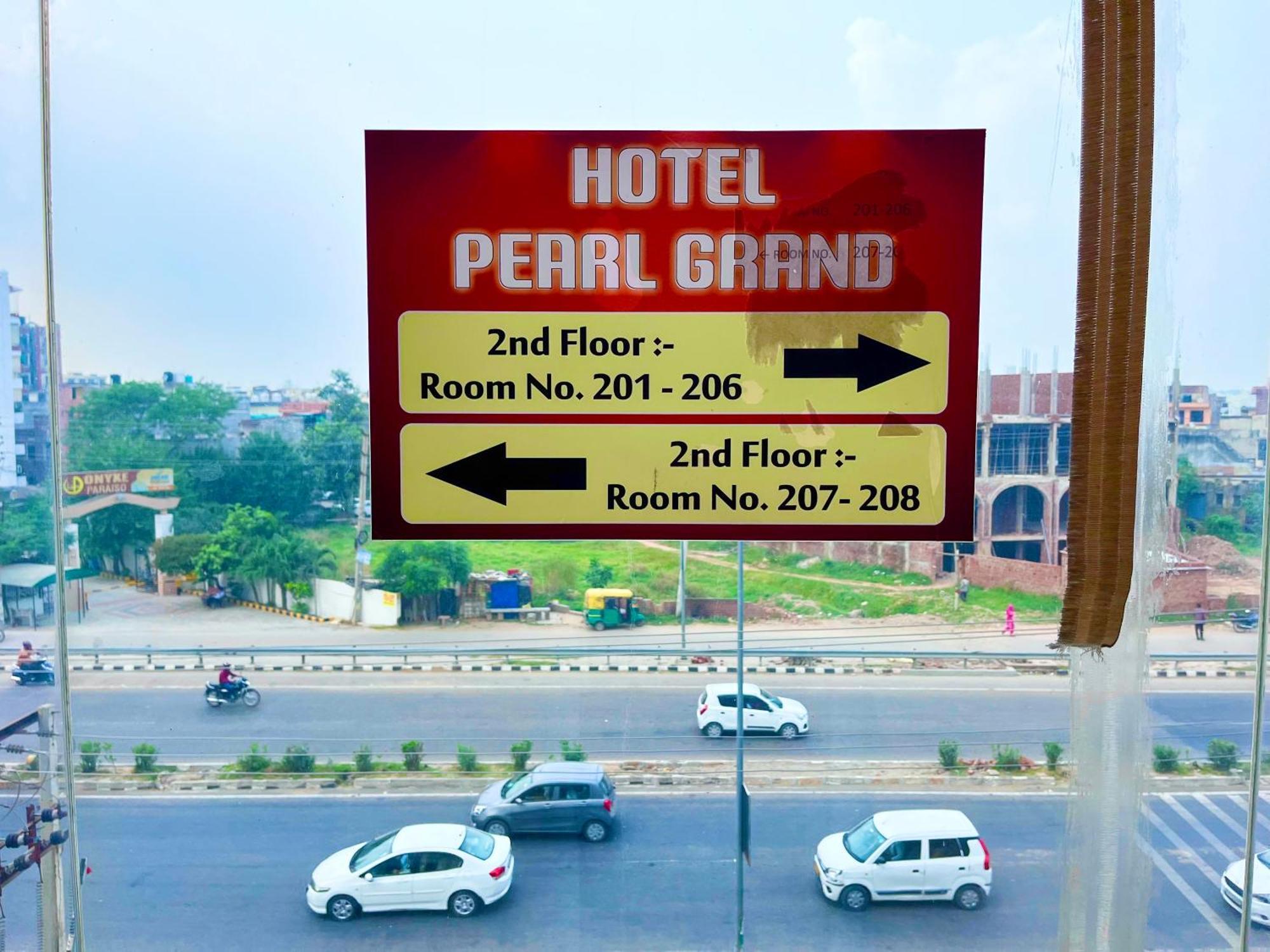 Hotel The Pearl Grand - Top Rated ! Most Awarded ! Parking ! Lift ! Luxury Rooms ! Best Selling Zirakpur Εξωτερικό φωτογραφία